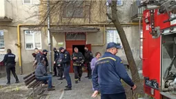 У Луцьку – пожежа в п’ятиповерхівці: мешканців евакуювали (фото, відео, оновлено)