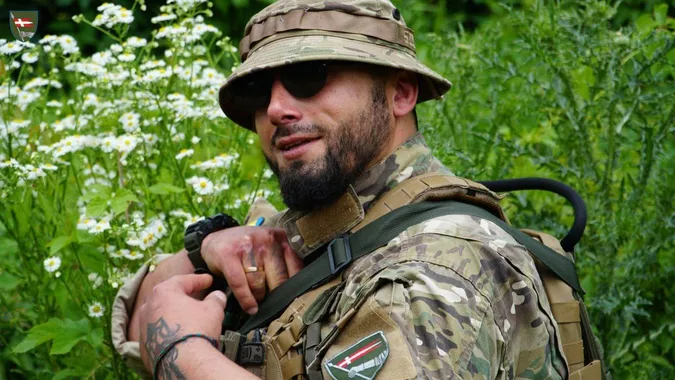 У волинській бригаді служить бойовий медик, на якого в Буковелі накинувся неадекват