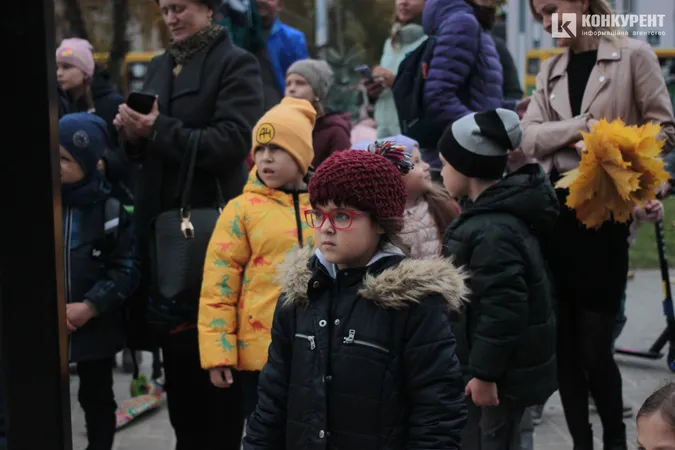 Показові виступи та сотні дітей: як у Луцьку відкривали урбан-парк (фото)
