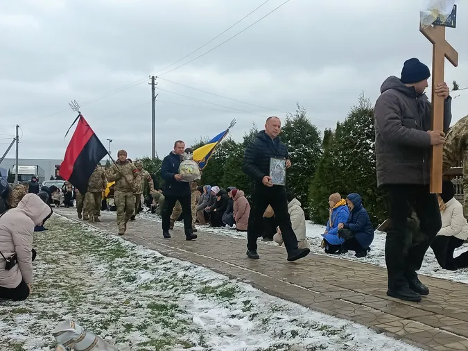 На Волині попрощалися із 22-річним воїном Олександром Трельом (фото)