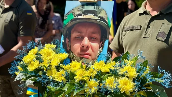 Зовсім юний: на Волині попрощалися із воїном Павлом Молодшим (фото)