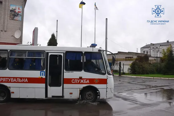 Волинські рятувальники нестимуть службу на деокупованих територіях Харківщини (фото)
