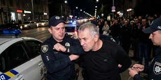 У Луцьку депутат покусав поліцейського: що сталося