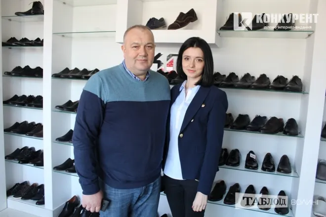 Нині на взуттєвій фабриці  «Ікос»  задіяна уся родина Івана Ковальчука: донька, дружина та сам пан Іван