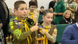 Пластуни передали до Луцькради Вифлеємський вогонь миру (фото)