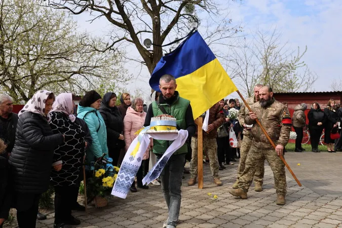У Луцькій громаді попрощалися з загиблим на Курщині воїном Андрієм Бондарем
