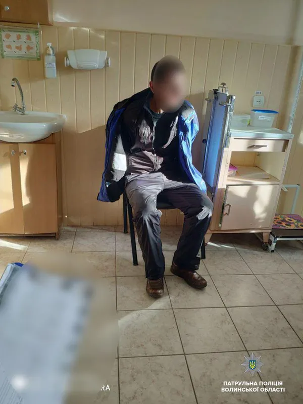 У Луцьку п'янючий водій «зніс» електроопору і втік (фото)
