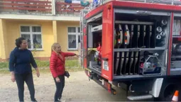 Шацькій громаді передали пожежну машину з Німеччини (фото)