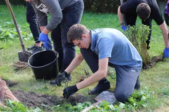 У Луцьку навели лад біля будинку скульптора Голованя (фото)