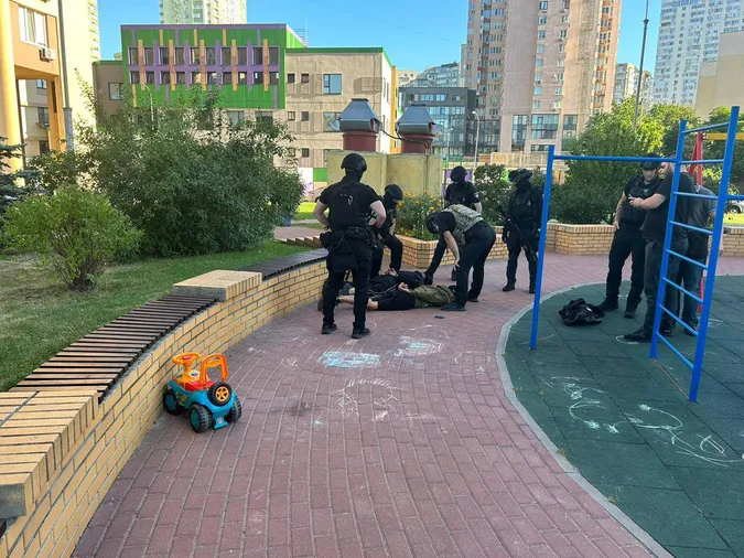 У Києві намагалися вбити заступника голови податкової служби (фото)