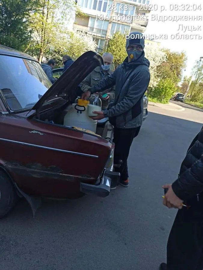 Торгували з автомобілів: у Луцьку покарали продавців молочних продуктів