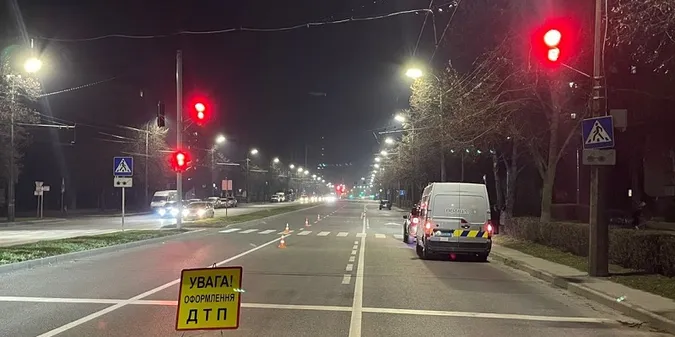 У Луцьку «опель» збив пішохода на переході (фото)