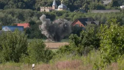 Під Луцьком досі знешкоджують касетні боєприпаси: що відомо (відео)