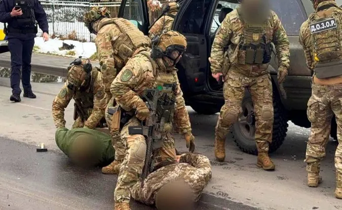 На Волині затримали силовика, який торгував деревиною на прикордонні (фото)