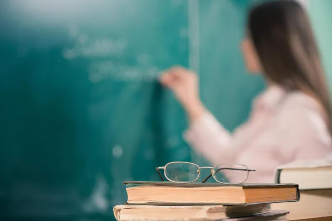 Гроші “пішли” за вчителями: як це буде працювати