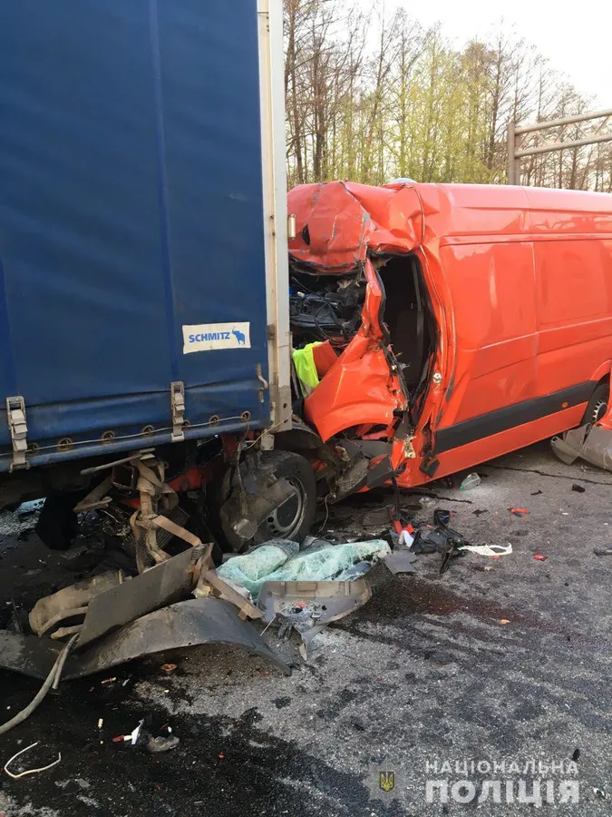 У подвійній аварії на Житомирщині загинув поліцейський з Волині (фото)