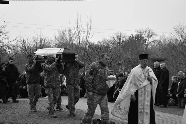 У Луцьку попрощалися із загиблим на Донеччині Андрієм Кінахом (фото)