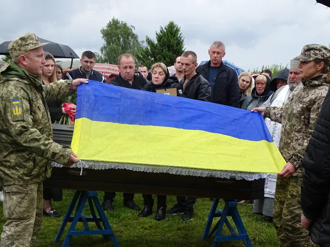 На Волині попрощалися із 23-річним воїном Любомиром Дячуком (фото)
