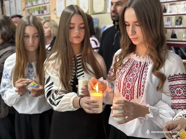 У Нововолинську відкрили меморіальні дошки полеглим випускникам ліцею №5 (фото)