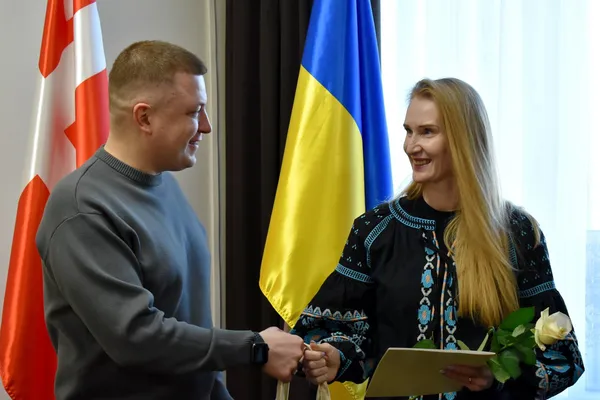 Заступник голови ОДА Тарас Шкітер нагородив чемпіонів Всесвітньої Гімназіади з Волині (фото)