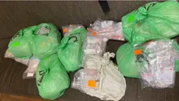 Через волинський кордон намагались перевезти 14 кілограмів російських прикрас (фото, відео)