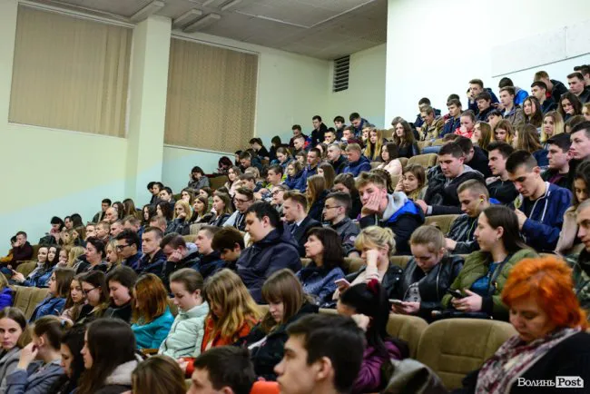 «Помилитися не можна», – шоумен і журналіст Дмитро Чекалкін розповів у Луцьку про вибори