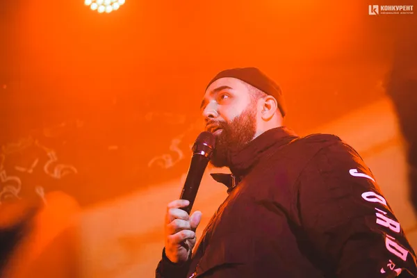 «Воу-воу, полегче»: яким був перший виступ Jah Khalib у луцькому «Промені» (фото)