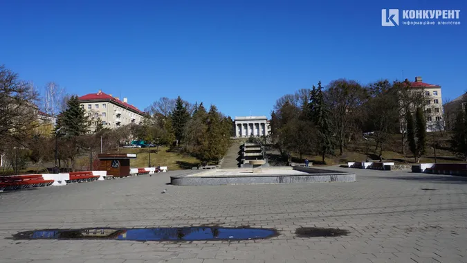 Весна у Луцьку: атмосферні фото залитого сонцем міста