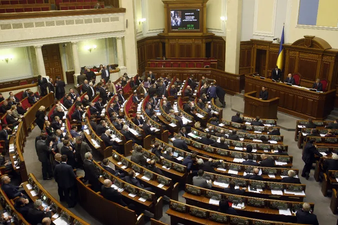 Волинський нардеп «оголив» свої доходи за 2016 рік