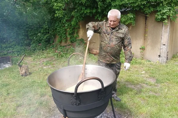 Майже 30 захисників, які реабілітуються у Луцьку, побували у музеї військової техніки (фото, відео)