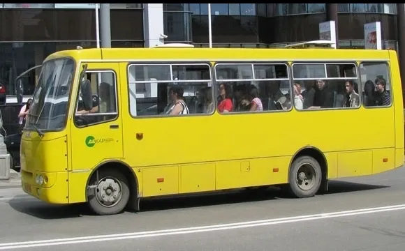 У Луцьку просять змінити рух маршрутки № 3 