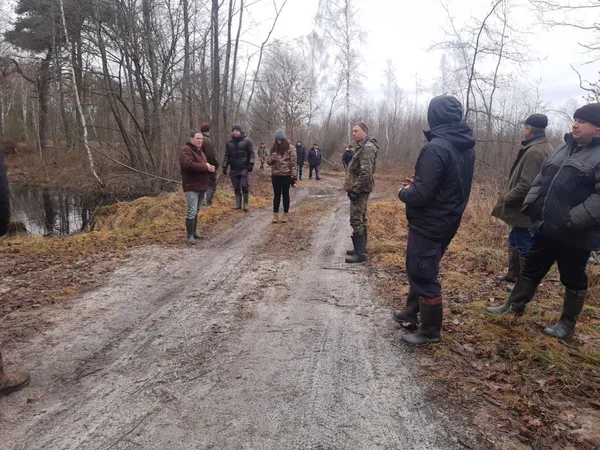 З квадрокоптерами та собаками: понад 250 людей шукають зниклу 17-річну волинянку (фото)