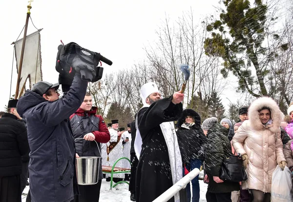Як лучани купалися в Стиру на Водохреще (фото)