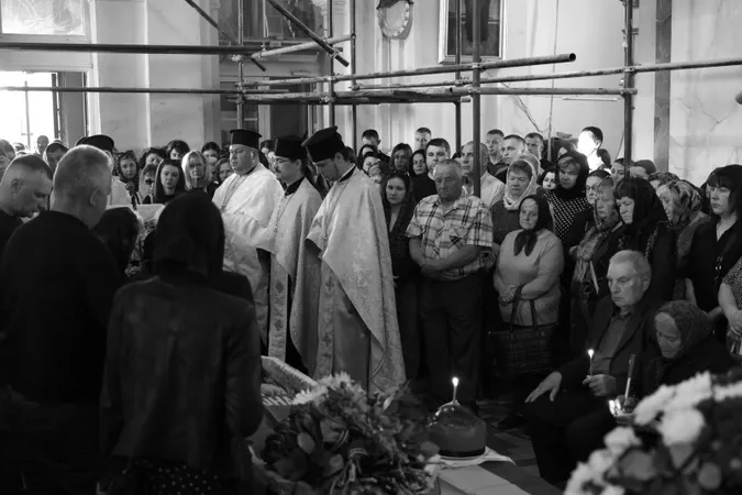 У Луцькій громаді провели в останню путь Героїв Дениса Угорова та Олега Скорупського