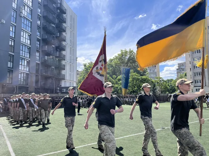 Майже 400 ліцеїстів завершили навчання у військовому ліцеї на Волині (фото)