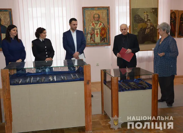 Волинські поліцейські поповнили музей вилученою колекцією унікальної зброї
