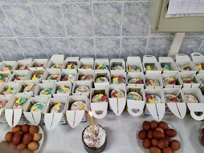 У Луцькому клінічному пологовому будинку для пацієнток на Великдень приготували подарунки (фото)