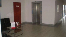 У центрі Луцька продають семиповерхівку  (фото)
