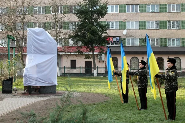 У Луцьку урочистою ходою вшанували пам'ять жертв Великого Голоду (фото)