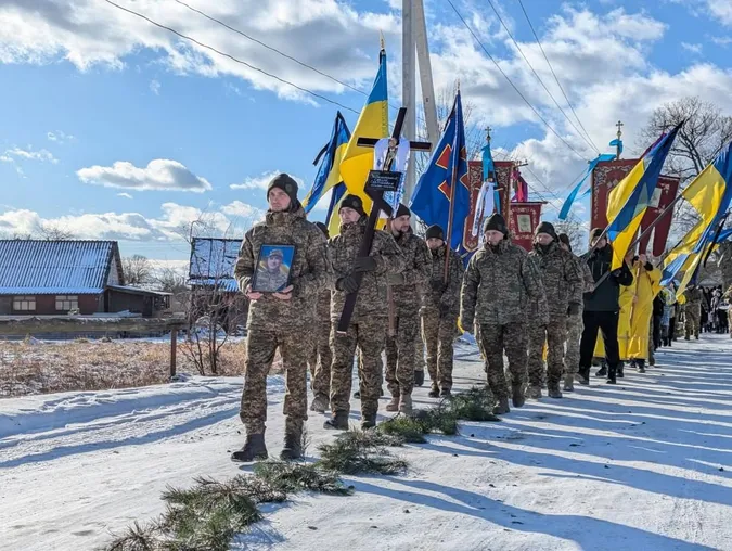 На Волині попрощалися із воїном Сергієм Заболотським, який загинув у страшній аварії (фото)