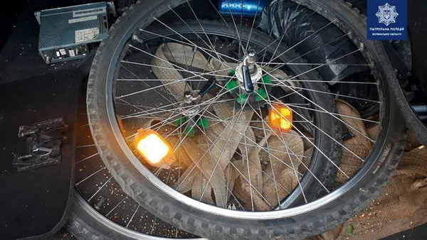 Пошкодив п'ять автівок і хотів утекти: в Луцьку зловили п'яного водія (фото)