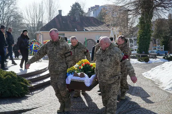На Волині попрощалися із захисником Василем Бакуном (фото)