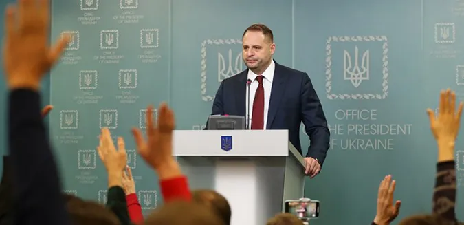 Діалог на умовах Кремля: що стоїть за «мирним планом» Єрмака для Донбасу