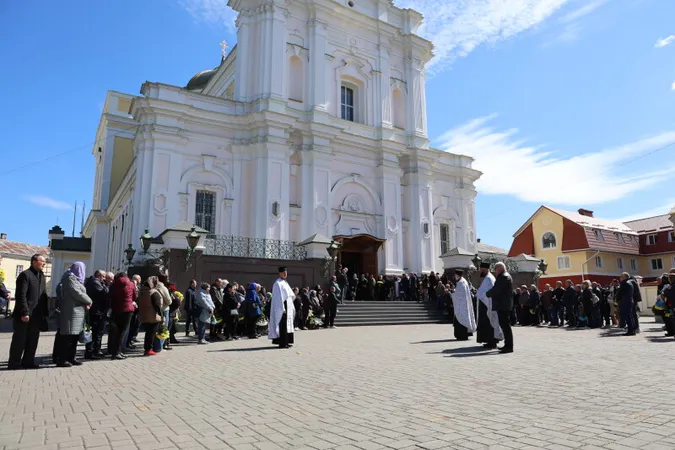 У Луцькій громаді попрощалися з Героєм Олександром Коханюком (фото)