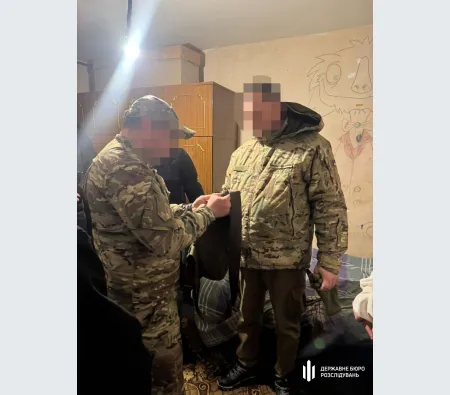 Вкрав у побратимів майже 10 млн і грав у казино: в Дніпрі засудили ексфінансиста бойової бригади (фото)