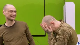 Перші кадри: як зустрічали звільнених українських бранців після чотирьох років неволі (відео)
