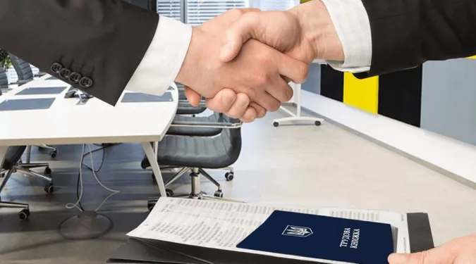 Кабмін схвали законопроєкт про трудові відносини: деталі