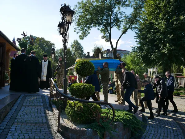 У Володимирі попрощалися із загиблим на війні солдатом Андрієм Сапігою (фото)