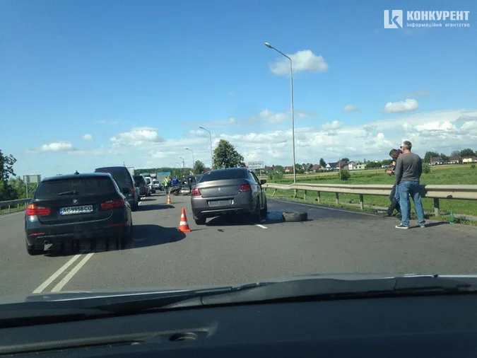 У Рованцях – аварія: потовчені чотири автівки (відео, фото, оновлено)
