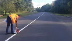 На волинських дорогах перевірили якість нової розмітки (фото)